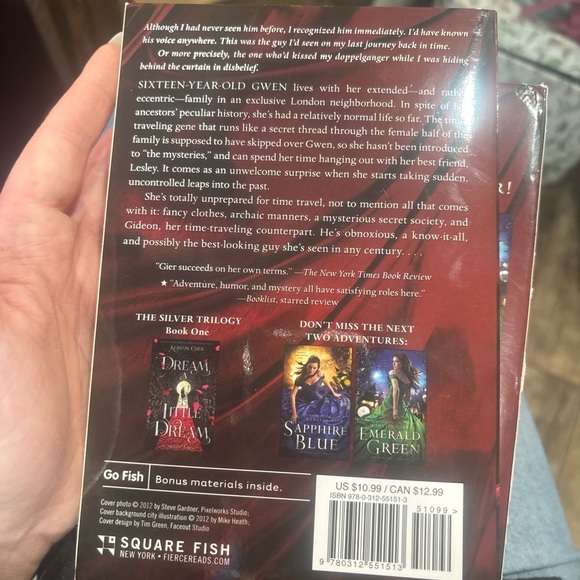 Ruby Red Trilogy Boxed Set - Picture 4 of 6